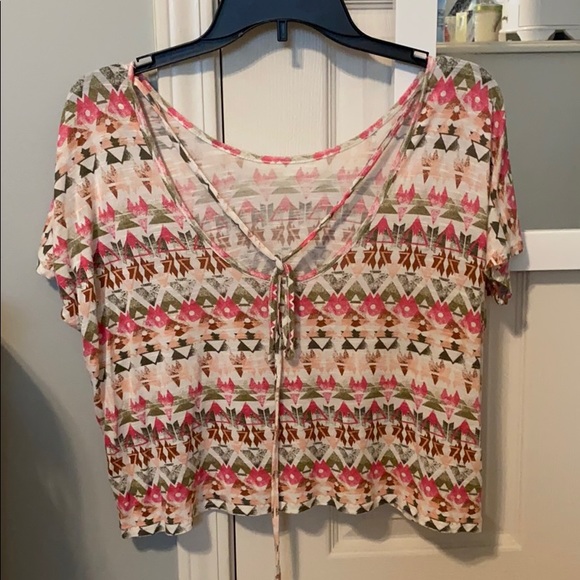 Patterned short sleeve top - Picture 2 of 5